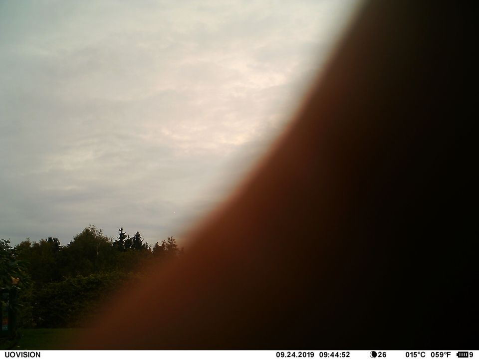 Witte orb op 3 verschillende foto's + 3 verschillende tijdstippen foto