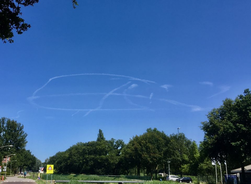 Tekening in de lucht foto