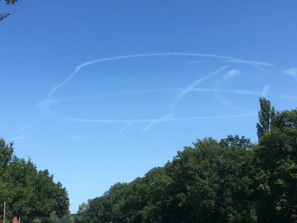 Tekening in de lucht foto