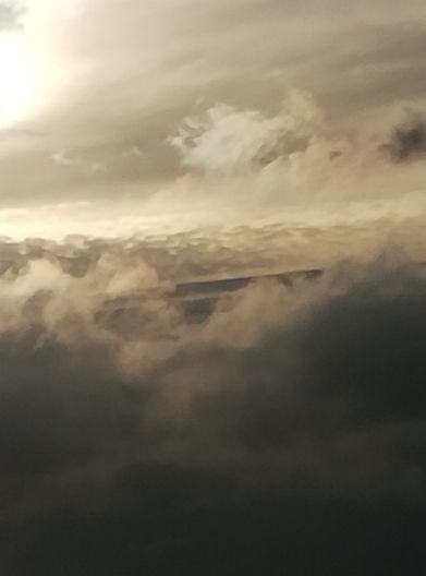 Object verscholen in de wolken foto