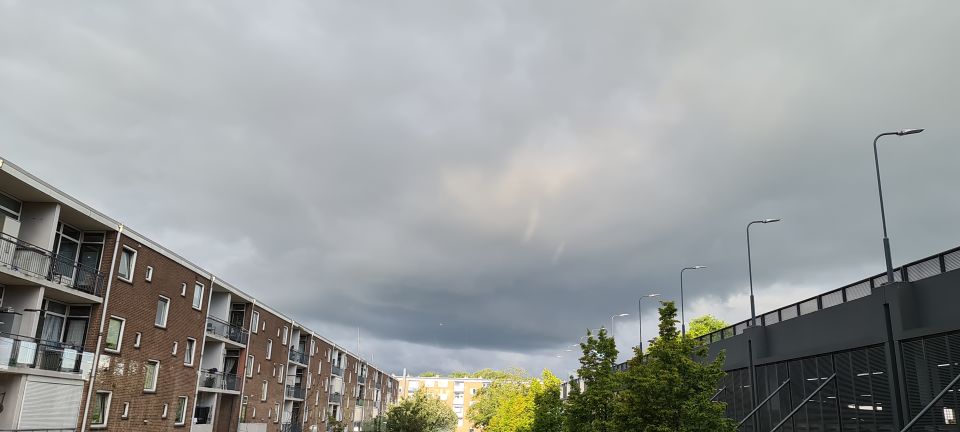 Formation of a cloud with 2 or more lighter lines and casting of laser lines foto