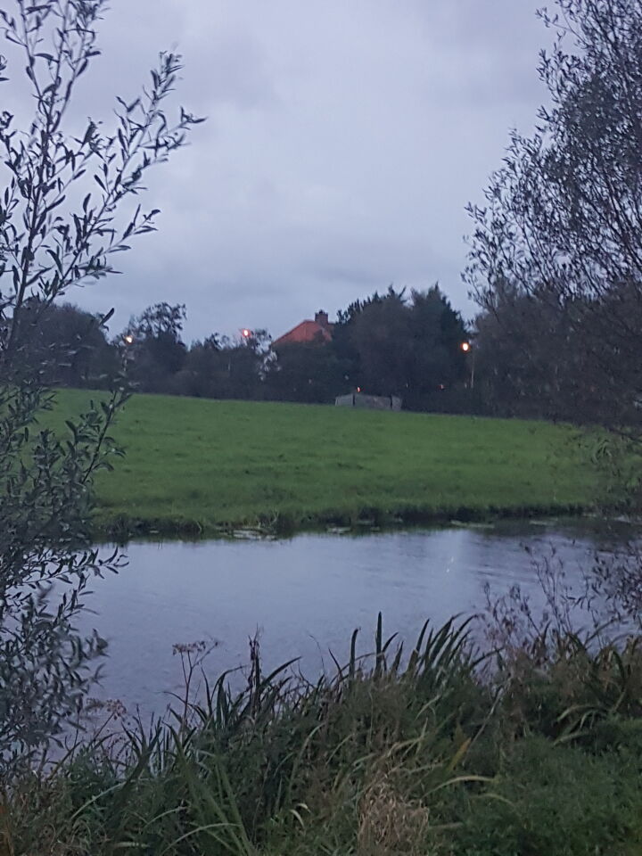 Meerdere licht punten vliegveld valkenburg. foto