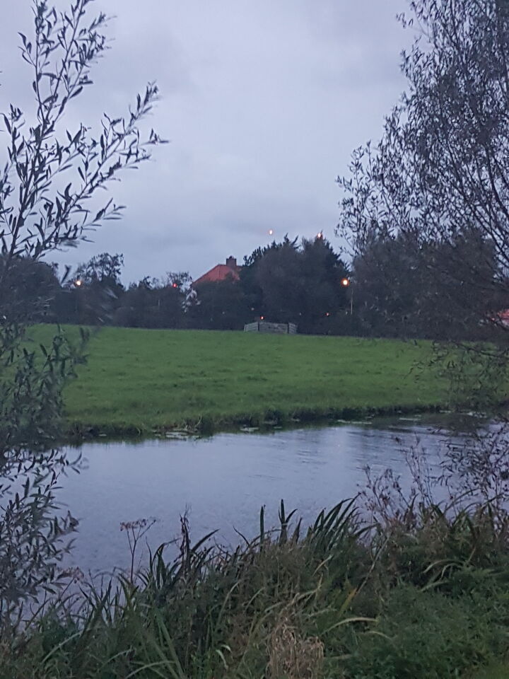 Meerdere licht punten vliegveld valkenburg. foto