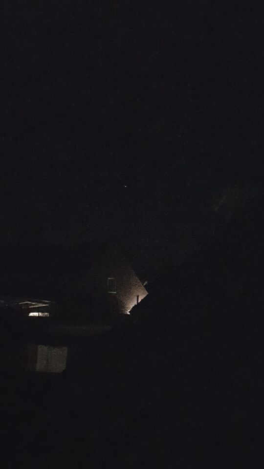 3 bewegende punten die in 1 veranderde foto
