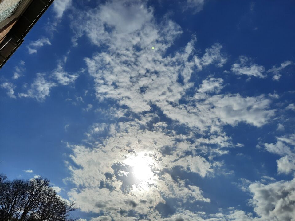 Lichtgevende stilstaande groene stip foto