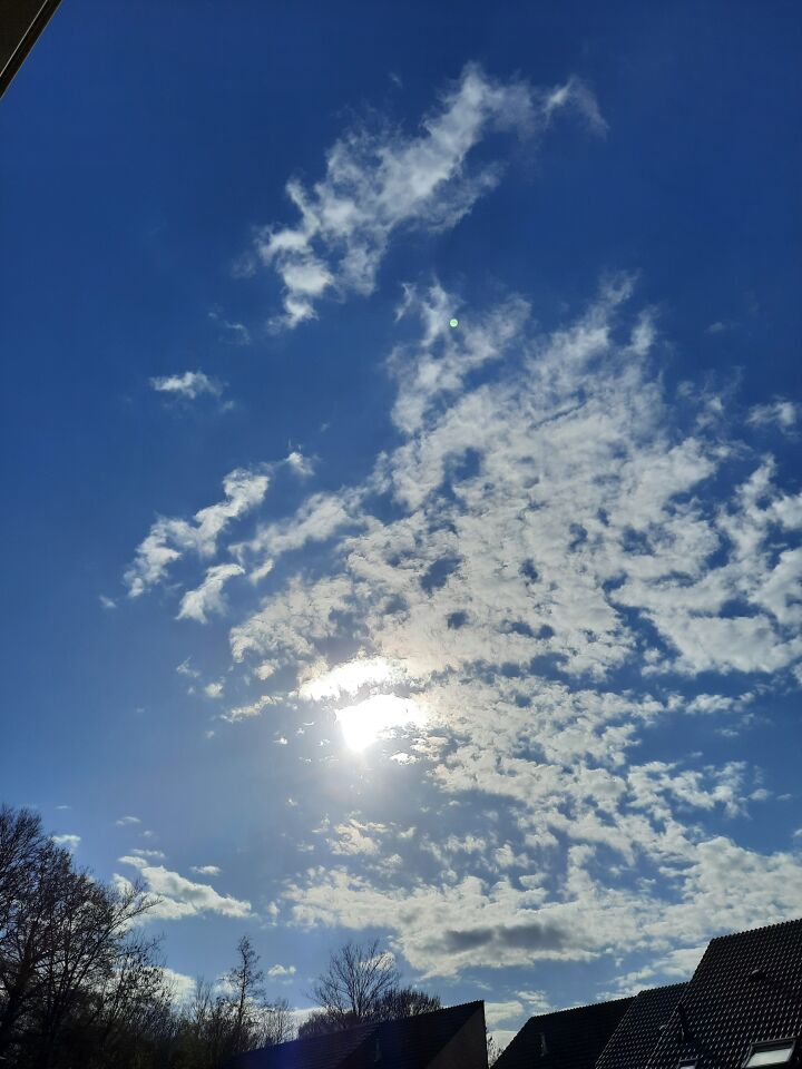 Lichtgevende stilstaande groene stip foto