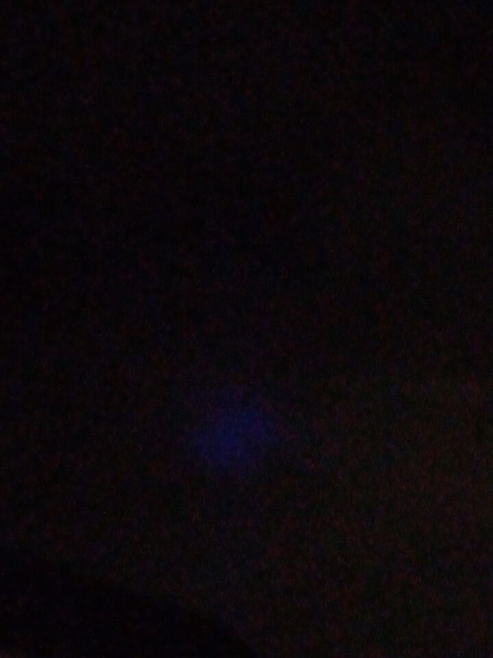 Blauw licht boven huis zwolle foto