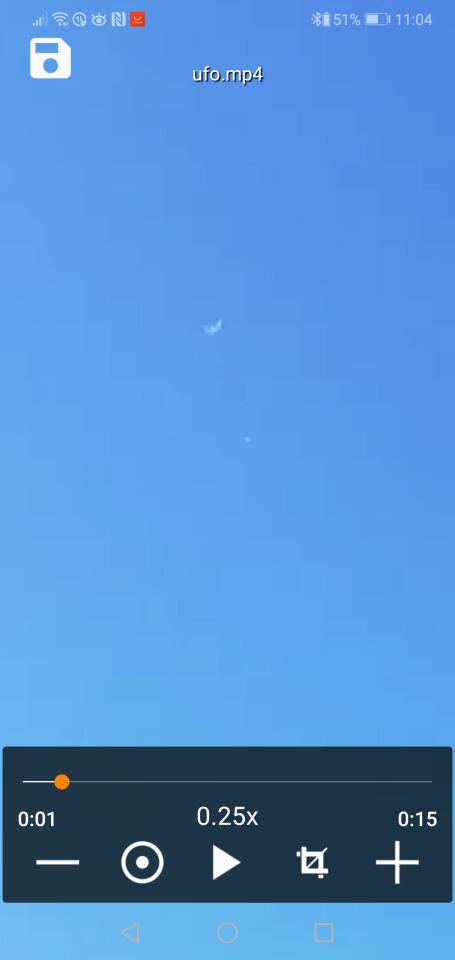 Ufos met zeer hoge snelheid hoog aan de horizon in de 1ste 7 seconden van opname foto