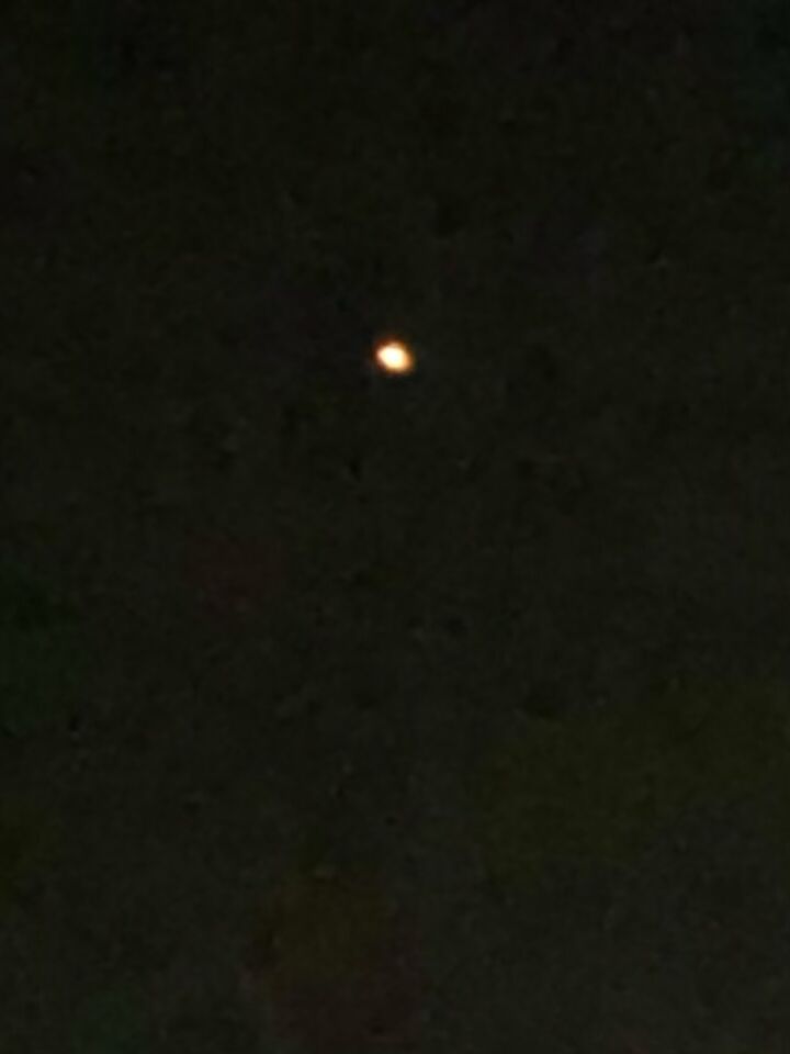 Bewegende Ronde rood oranje bol foto