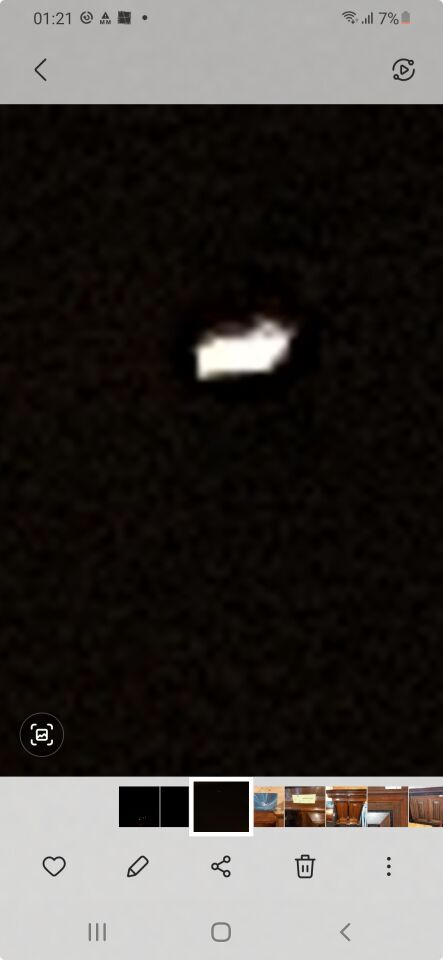 Licht bewegende UFO die constant van vorm veranderd foto