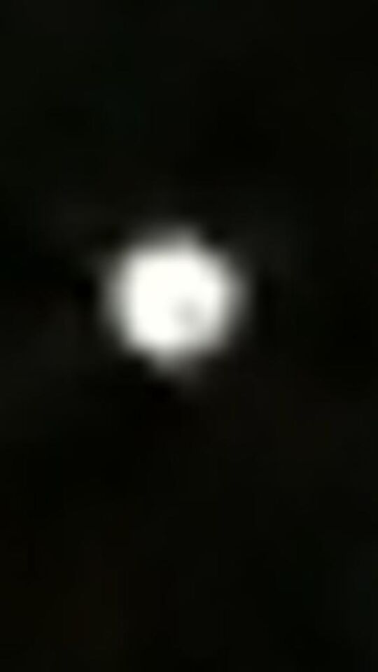 Licht bewegende UFO die constant van vorm veranderd foto