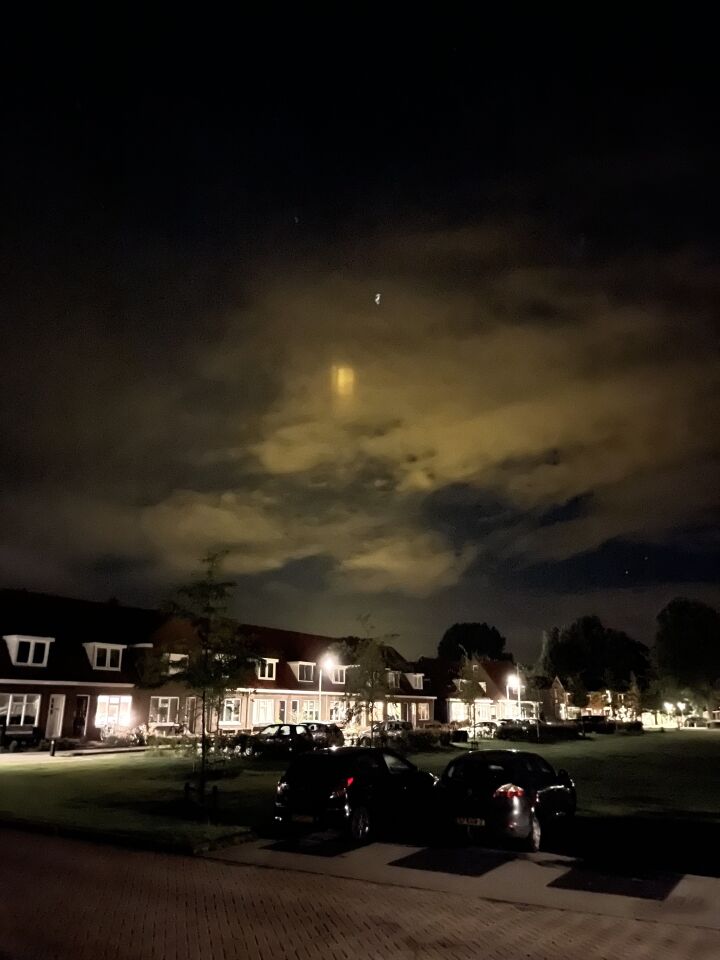 Diffuus licht in het Noordwesten, vergelijkbaar met bijzon. foto