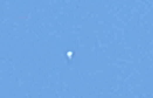 Sterk reflecterend object boven Eindhoven foto
