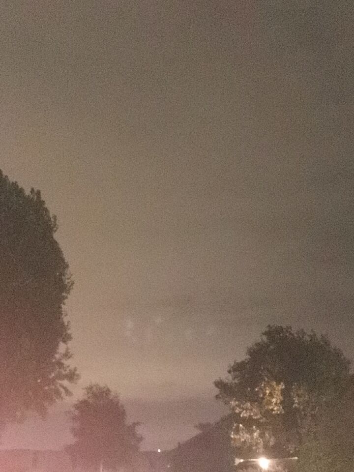 Bewegende witte lichten foto