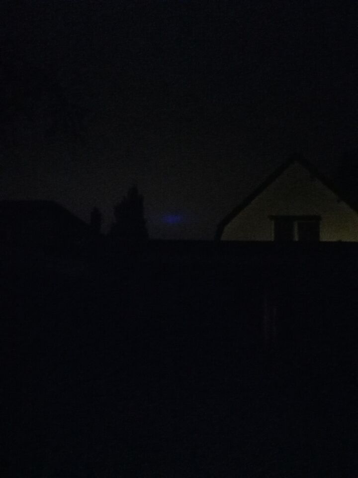 Blauwe vlek aan de hemel foto