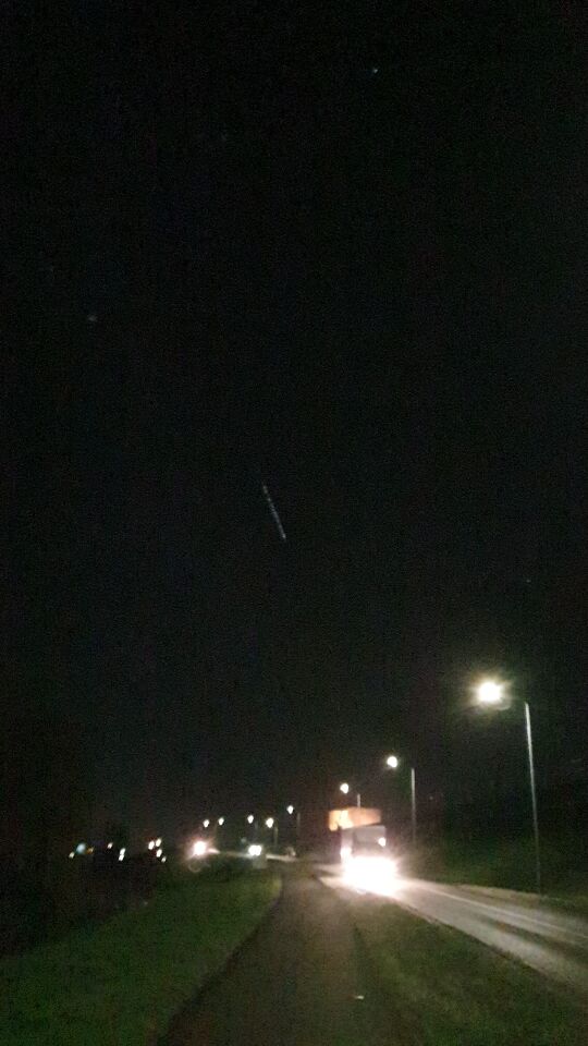 Lange rij lichtgevende bollen foto
