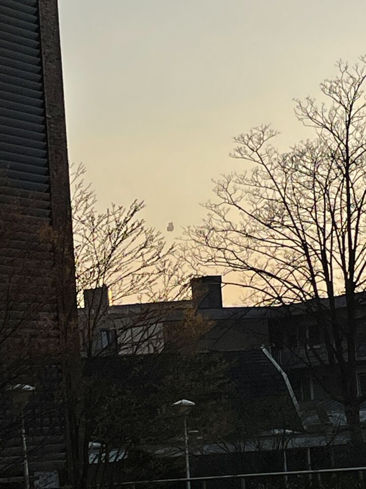 Groot rechthoekig zwevend object foto