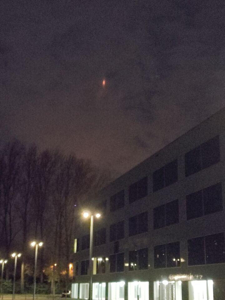 Oranje gloeiende lichtstaaf foto