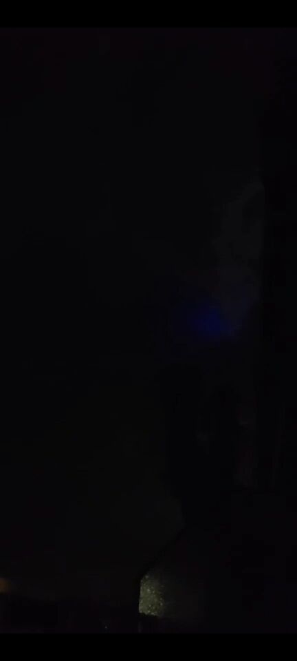 Een blauwe bol die 20 seconden verdween hij kwam weer terug en vloog weg foto