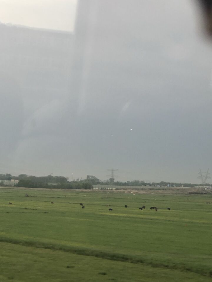 Twee ontzettend heldere lichtbronnen die gelijktijdig langzaam doofden foto