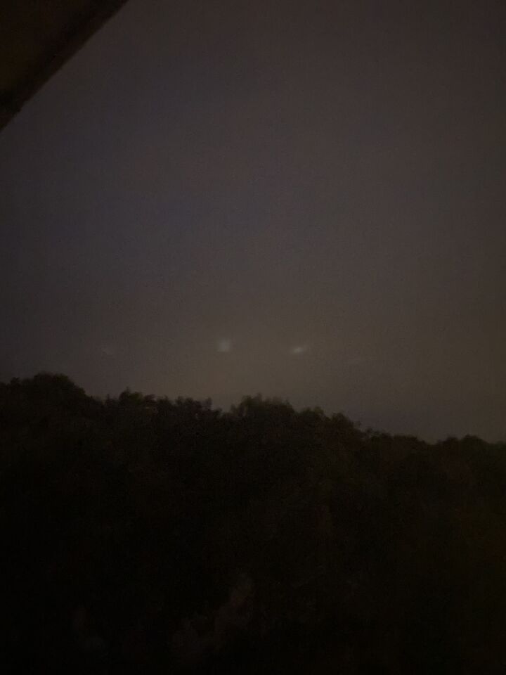 Veel lichtbollen die groter en kleiner werden foto