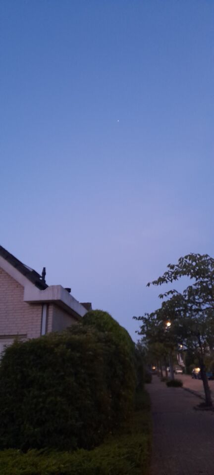 Lichtbol die 45 minuten ongv met mij mee vloog foto