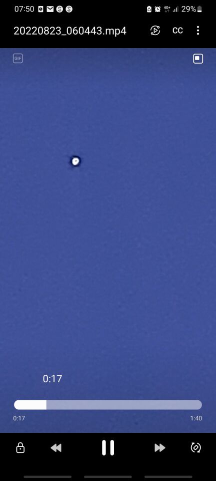 Helder wit rond licht, met rond draaiend zwart er omheen foto