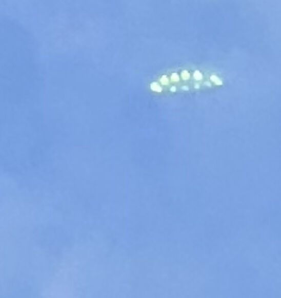 Stond stil in de lucht.Later verdwenen foto