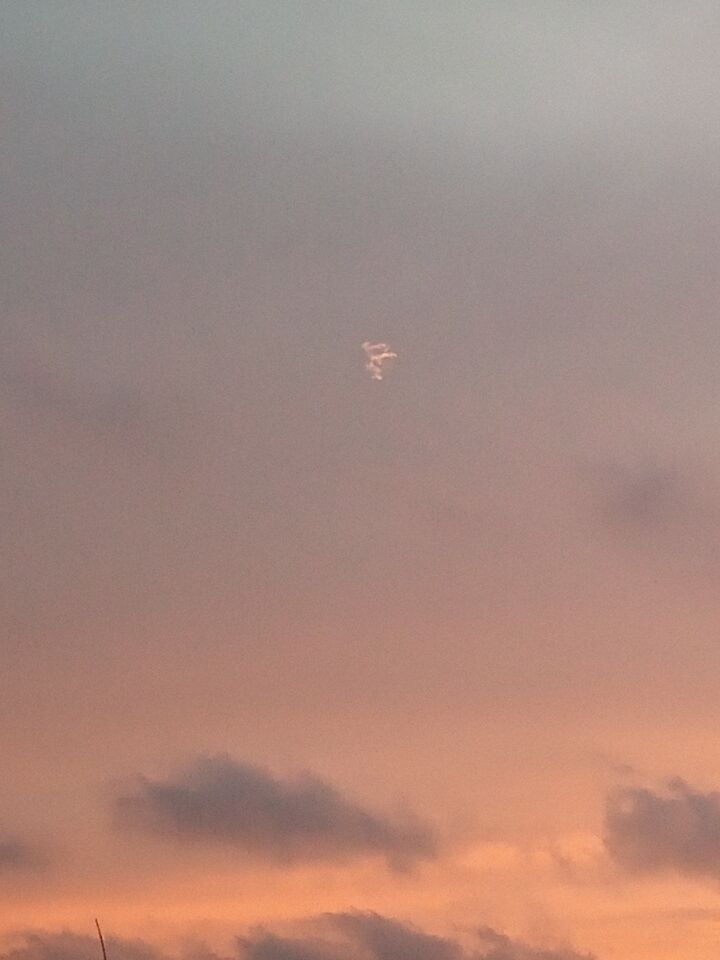 Soort draaiende wolk met licht flitsen foto