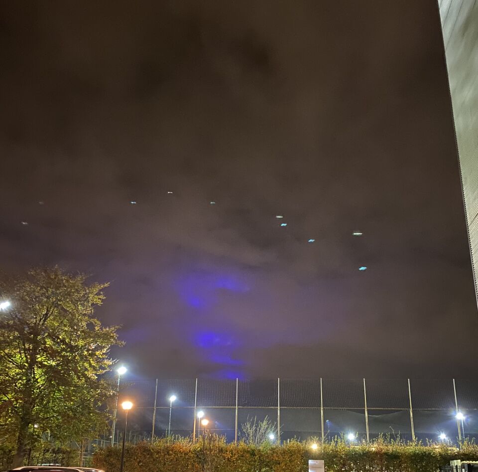 Blauw licht boven Veldhoven, beweegt mee foto