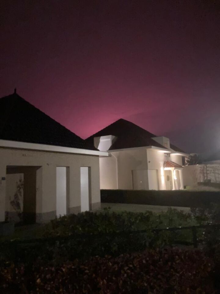 Roze kleurende lucht foto