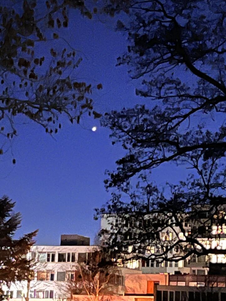 Hele grote lichtpunt in de lucht foto