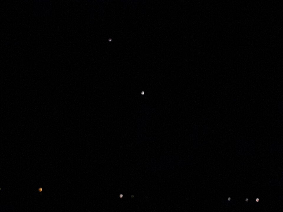 Van Vlissingen naar Brielle rijdend 2 witte lichtbollen, waarvan 1 veel lichter foto