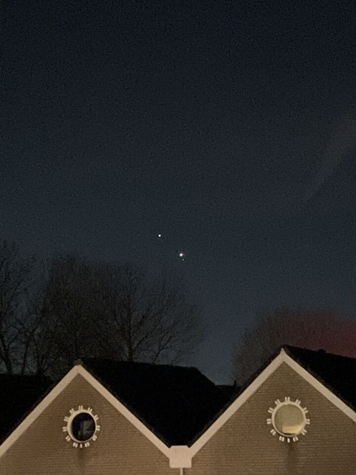 Twee lichtbakken boven Almere bouwmeesterbuurt foto