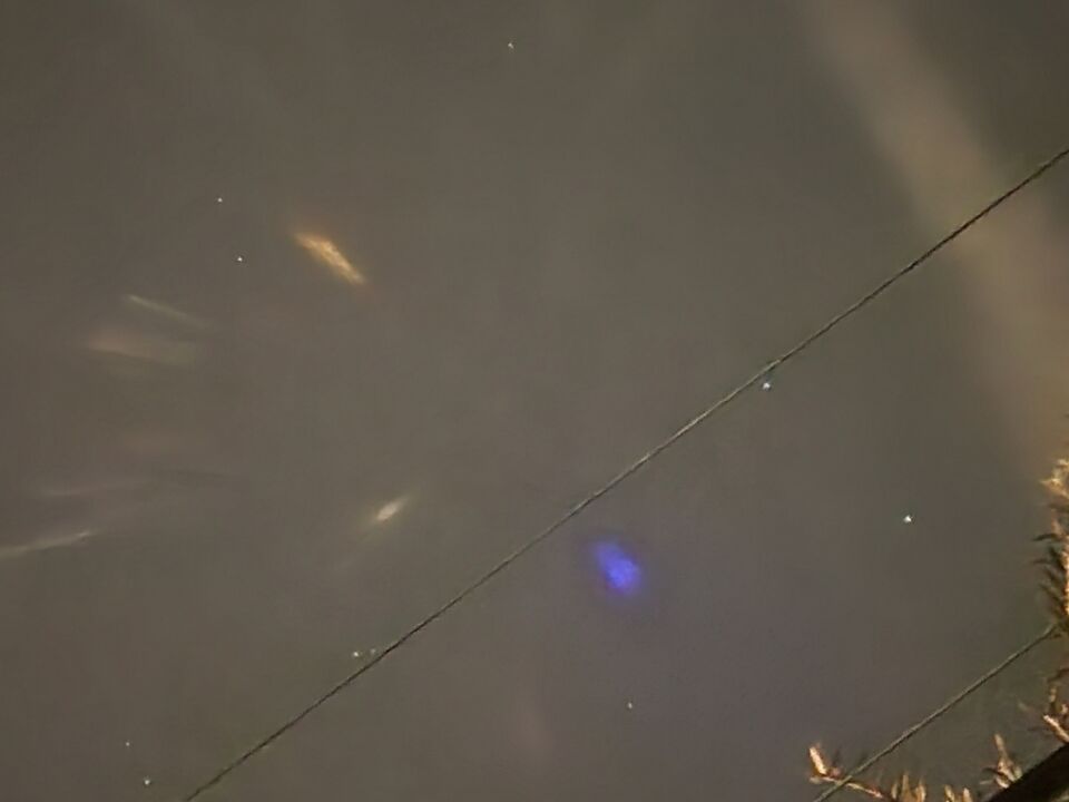 Gekleurde stralen en vlekken als een soort krans foto