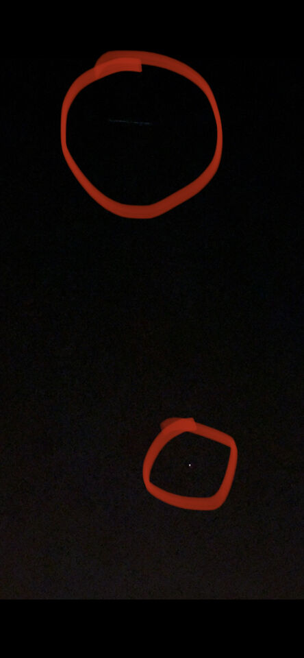 Een streep licht en een raar licht dat voorbij vloog foto