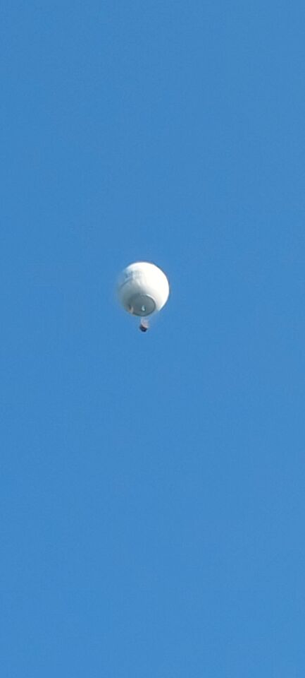 Ronde ballon groter dan een weerballon foto