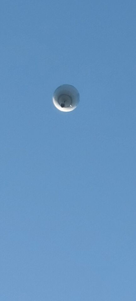 Ronde ballon groter dan een weerballon foto