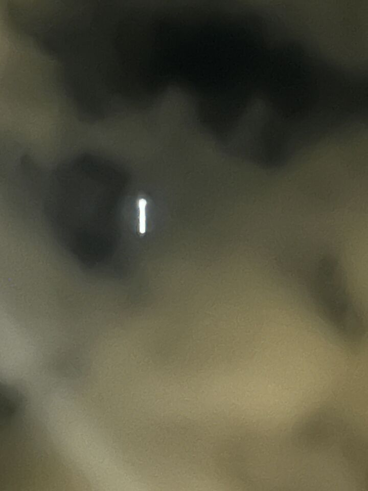 ‘N lichtbol lijkt te draaien.dichterbij&gaat weer terug.Plots weg en dan is t er foto