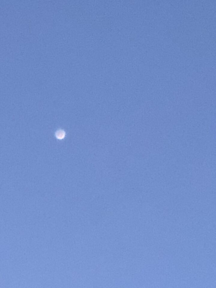 Draaiende koepel met licht flits foto