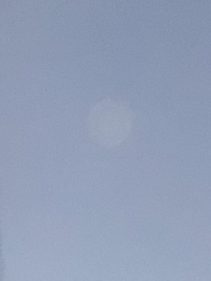 Draaiende koepel met licht flits foto