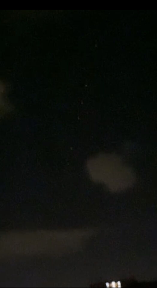 9 lichtpunten in de lucht. foto
