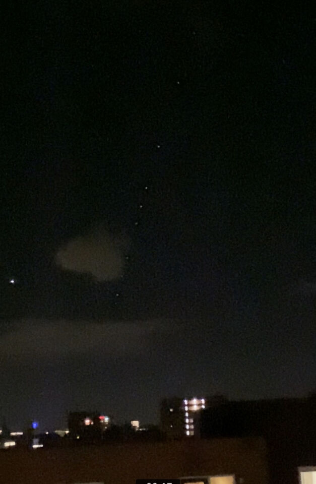 9 lichtpunten in de lucht. foto