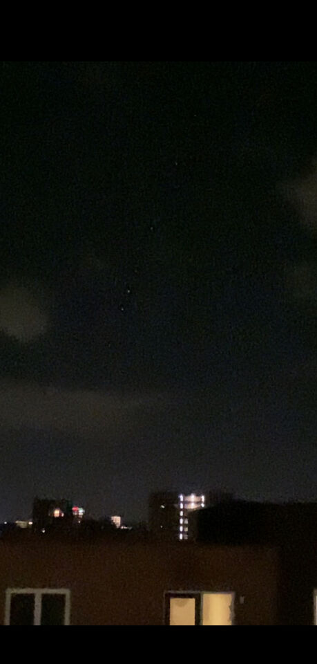9 lichtpunten in de lucht. foto