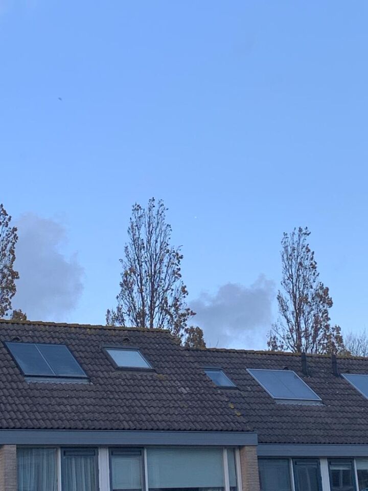 Langwerpig ovaalachtig lichtgevend voorwerp foto
