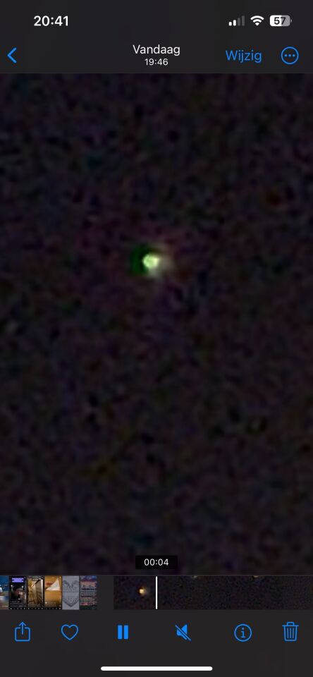 Groen rood licht wat toen wegschoot (beeldmateriaal) foto