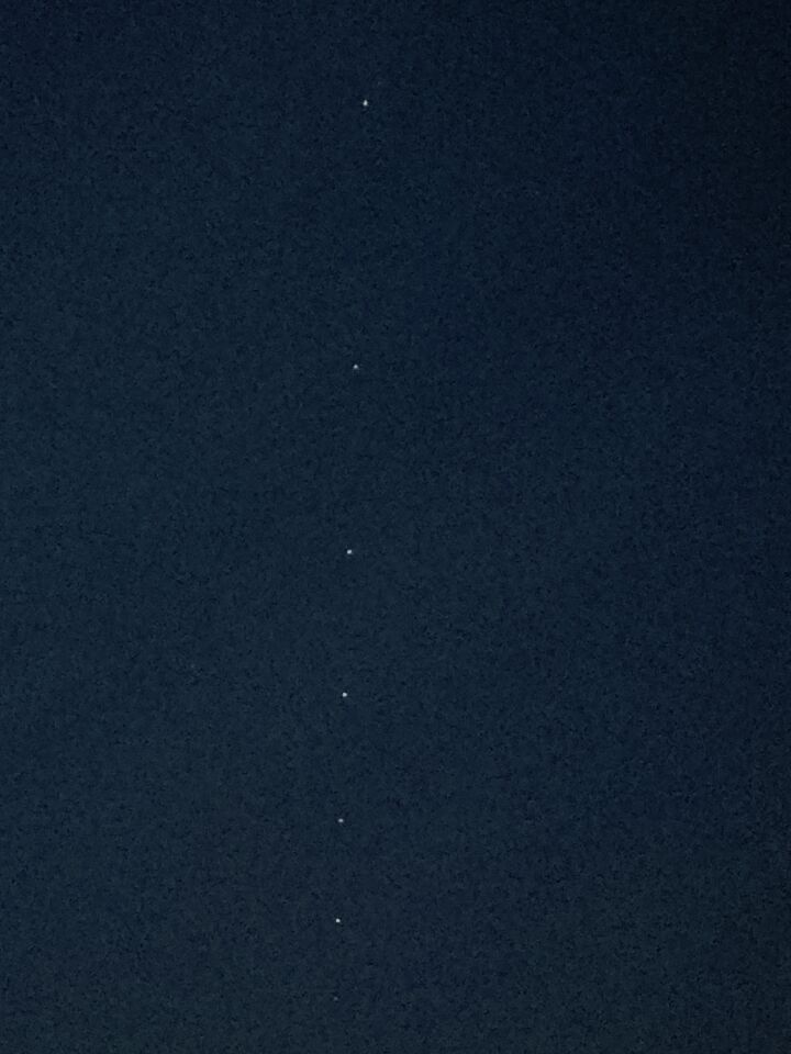 11 licht punten in een rechte lijn foto