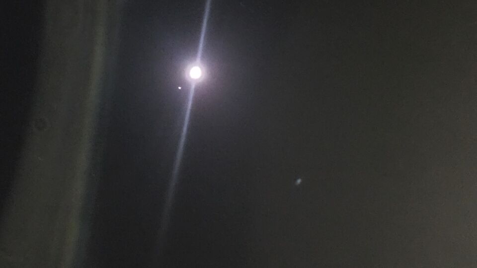 Verplaatsende lichtbol deze ging alle kanten op foto