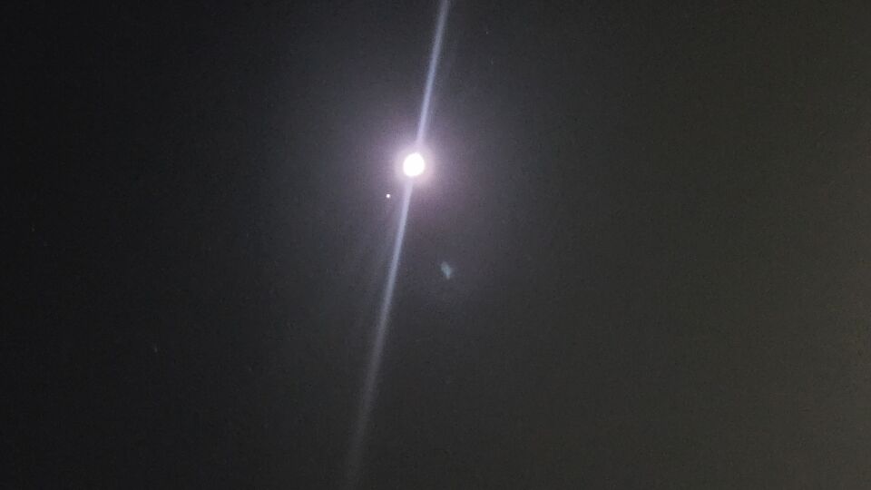 Verplaatsende lichtbol deze ging alle kanten op foto