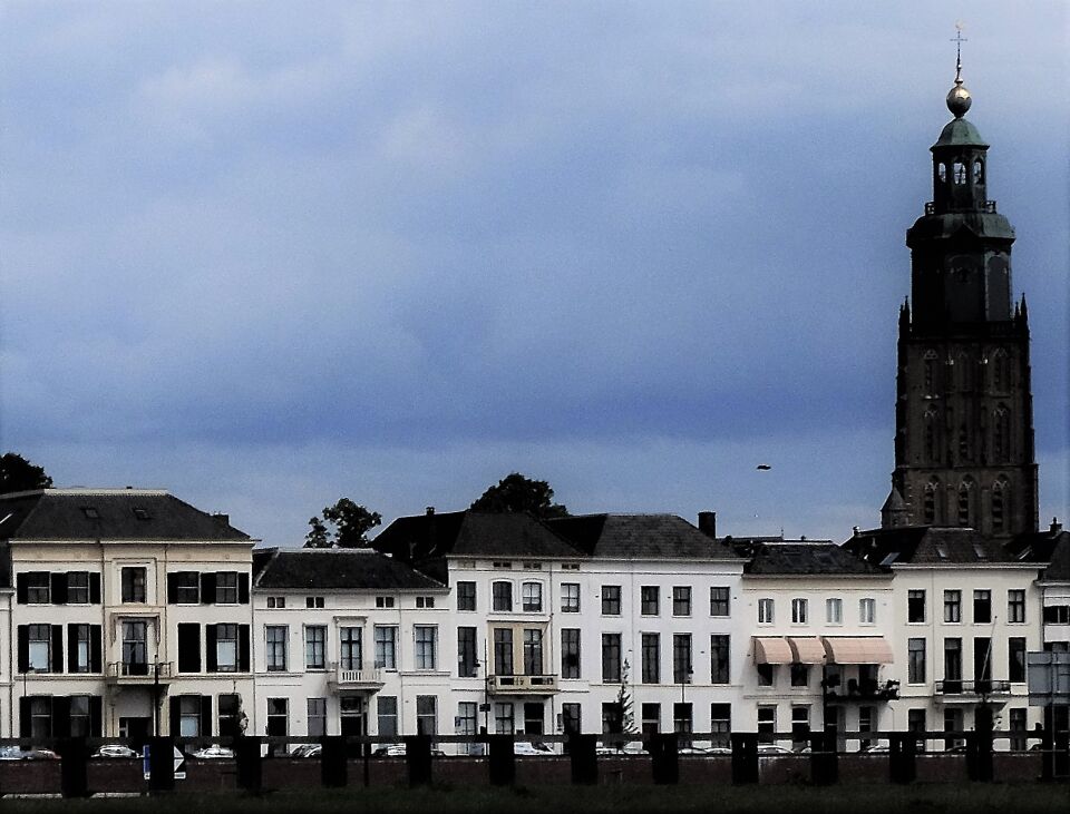 Tijdens HDR opnamen kwam ik er thuis achter dat op 1 opname een uap zichtbaar is foto